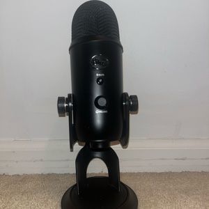 BLUE YETI MICROPHONE